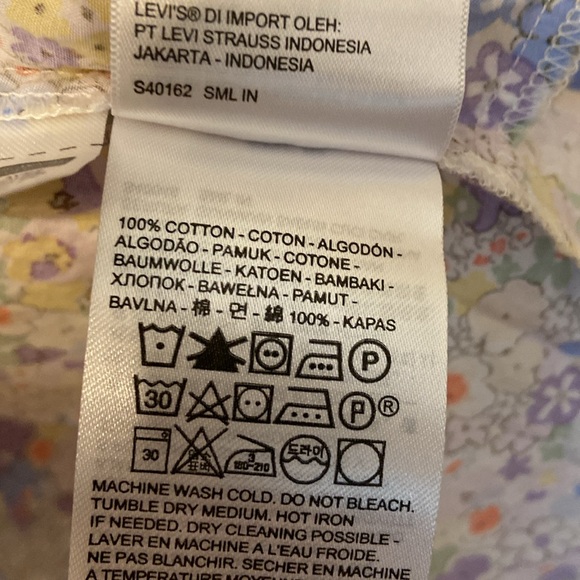 Levi Floral Smocked Dress Medium Brand New - Picture 9 of 12